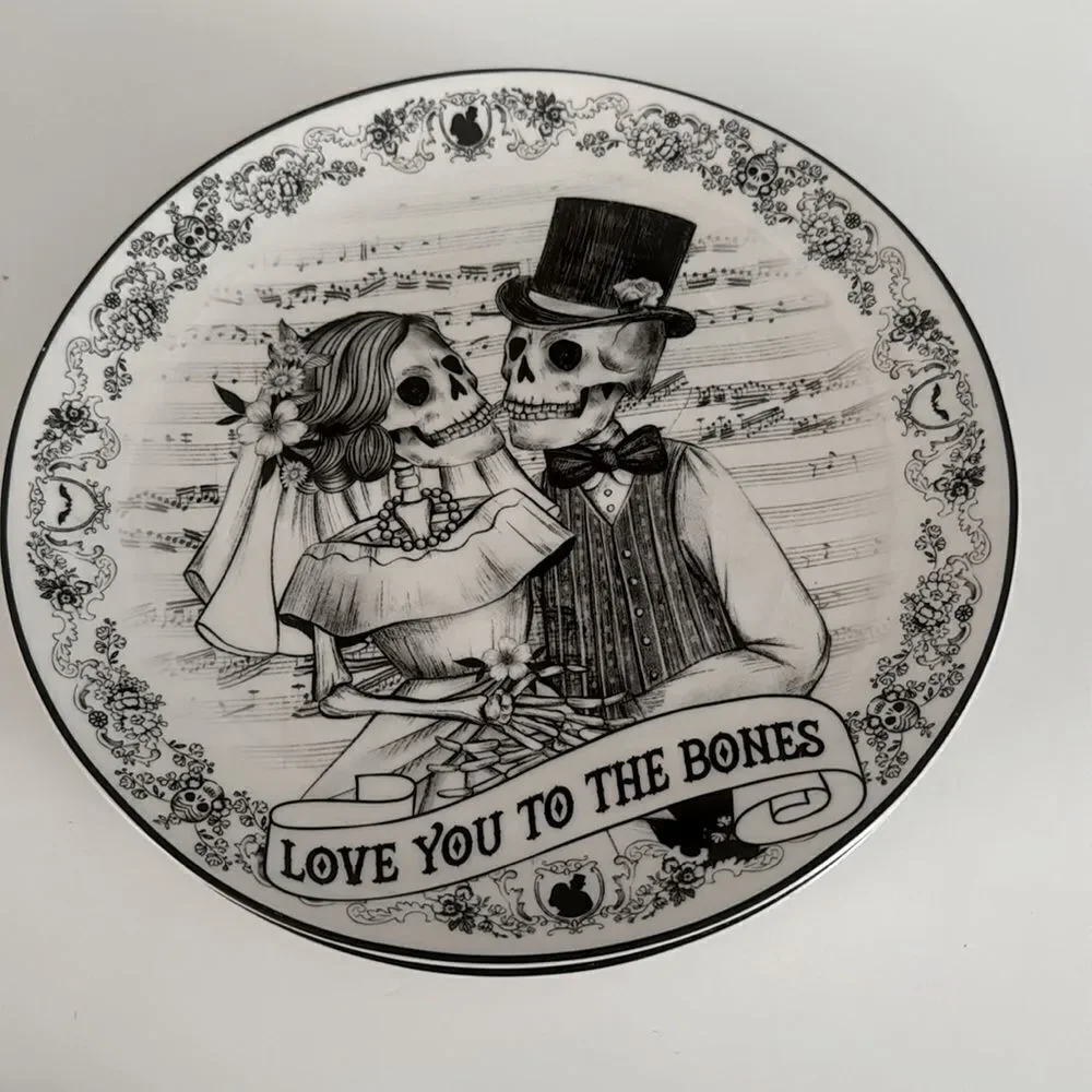 Eaton Fine Dining Halloween Wedding Skeleton Couple Dinner Plates EUC